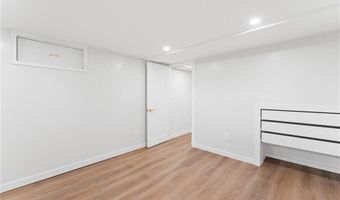 7 Carpenter Ave, Barrington, RI 02806