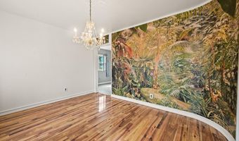 20 Sunshine Ln, Amityville, NY 11701