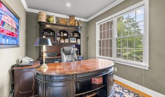 12 Logans Way, Danbury, CT 06811
