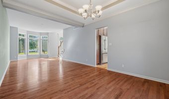 4002 Edgewater Dr, Ames, IA 50010