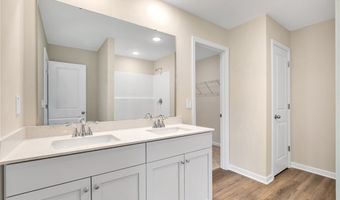 97 Coachman Ln, Autryville, NC 28318