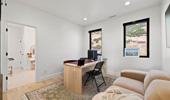 348 E HIDDEN LAKE Dr, Bountiful, UT 84010