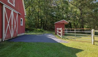 111 Lebanon Rd, Bethany, CT 06524
