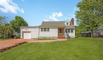 51 Bayside Ave, Amityville, NY 11701