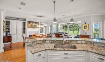 5 Petigru Dr, Beaufort, SC 29902