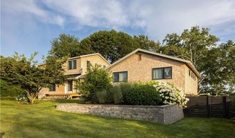 16 Sachuest Dr, Middletown, RI 02842