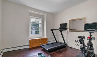 86 Westwood Ave, Cranston, RI 02905