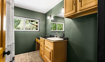 255 Red Alder Rd, Careywood, ID 83809
