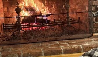 30 Middle Rd, East Greenwich, RI 02818