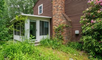 8 Pine Acres Rd, Amherst, NH 03031