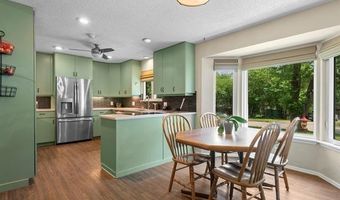 2318 Dorchester Dr, Bartlesville, OK 74006