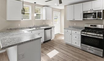 1129 E 7th St, Alton, IL 62002