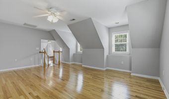 1748 Town Home Dr, Apex, NC 27502