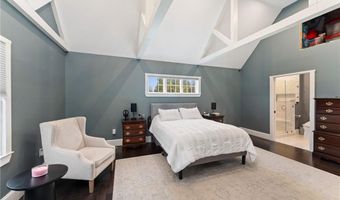 6 Knowlton Ct, Bristol, RI 02809