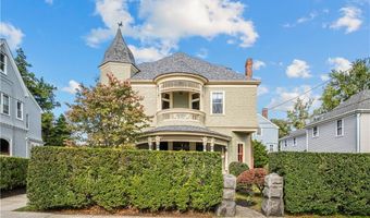 68 Kay St, Newport, RI 02840