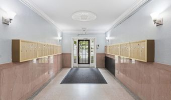 906 S WASHINGTON St S 307, Alexandria, VA 22314