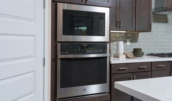 8220 Poinsettia St, Roseville, CA 95747