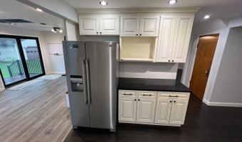 17 N Iowa Ave, Addison, IL 60101