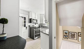 5706 9TH Rd N, Arlington, VA 22205