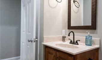 65 Overlook Dr, Hull, GA 30646