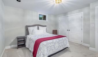 9304 WILDOAK Dr, Bethesda, MD 20814