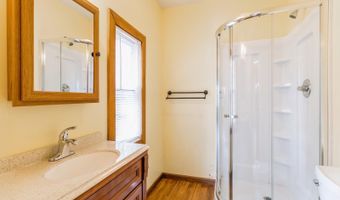 615 Kellogg Ave, Ames, IA 50010