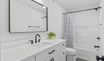 173 Tamrox Dr, Arundel, ME 04046