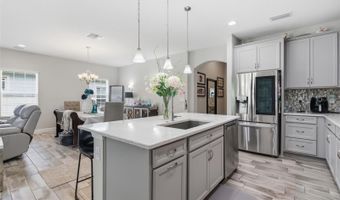 5565 SILVER SUN Dr, Apollo Beach, FL 33572