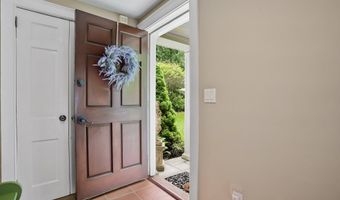 78 Hoyts Hl, Bethel, CT 06801