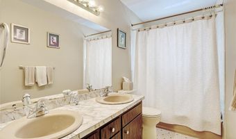 9 S Amundsen Ln, Airmont, NY 10901