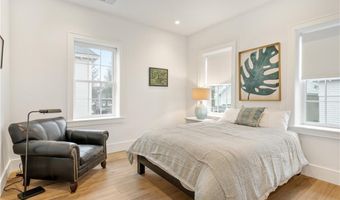 24 School St, Newport, RI 02840