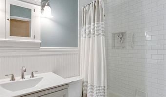 114 Breezeview Dr, Ballwin, MO 63021