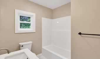 24 Bennington Ct, Burlington, VT 05408