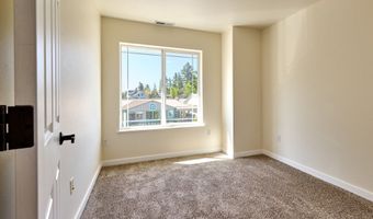 421 HARRIS Ln, Oregon City, OR 97045