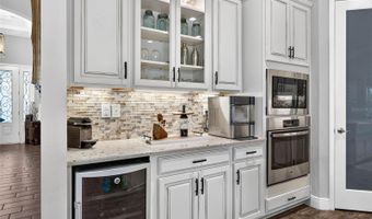 6104 SHADOWLAKE Dr, Apollo Beach, FL 33572
