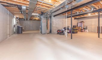 2058 Chardonnay Ct, Ann Arbor, MI 48108
