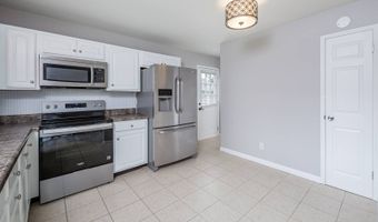 357 Novara Dr, Ballwin, MO 63021
