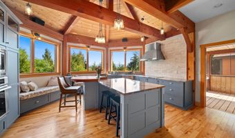 119 Moat View Dr, Albany, NH 03813