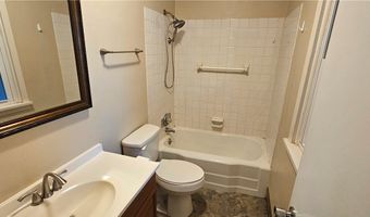 1208 Westshore Dr, Ashtabula, OH 44004