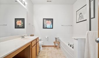 2616 Christie Dr, Algonquin, IL 60102