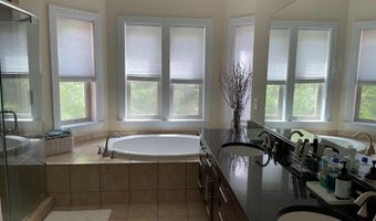 2245 FAIRFAX Dr, Arlington, VA 22201