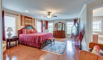 84 Andriana Ln, Albany, NY 12204