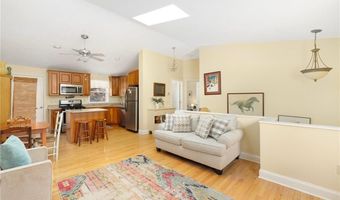 104 Conanicus Rd, Narragansett, RI 02882