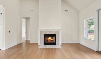 135 Oak Terrace Dr, Baldwin, GA 30511