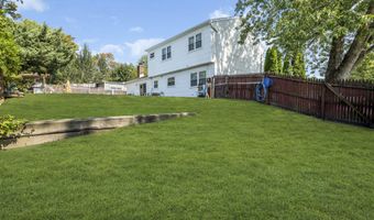 2 Lee Ct, Barnegat, NJ 08005