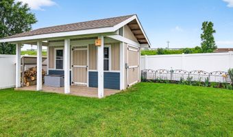 2403 W AMERICAN Dr, Neenah, WI 54956