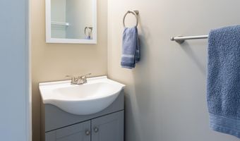 33 Hobart Hill Rd, Brookline, NH 03033