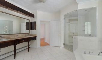 4 Christopher Dr, Lincoln, RI 02865
