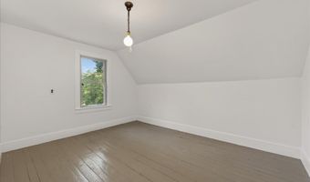 18 Cobb Rd, Belfast, ME 04915