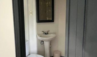 382 S Main St, Alburgh, VT 05440